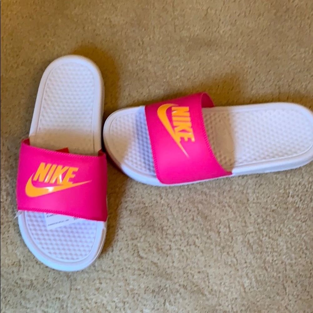 Nike flip flops